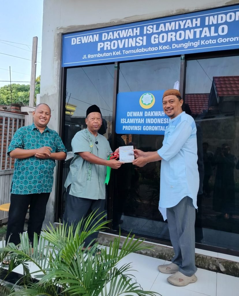 Dr. Adian Husaini Resmikan Sekretariat Dewan Dakwah Provinsi Gorontalo